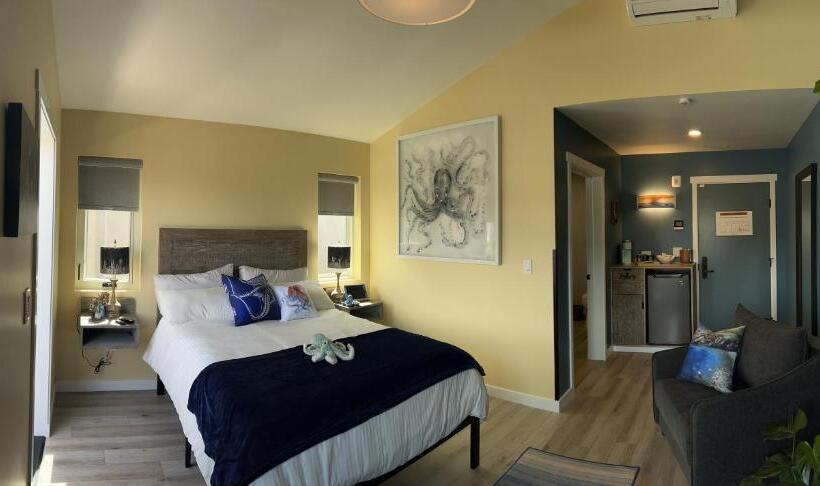 جناح جونيور مزوَّد بتراس, Harborwalk Inn