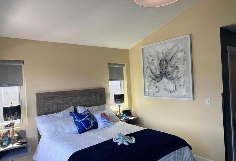 جناح جونيور مزوَّد بتراس, Harborwalk Inn