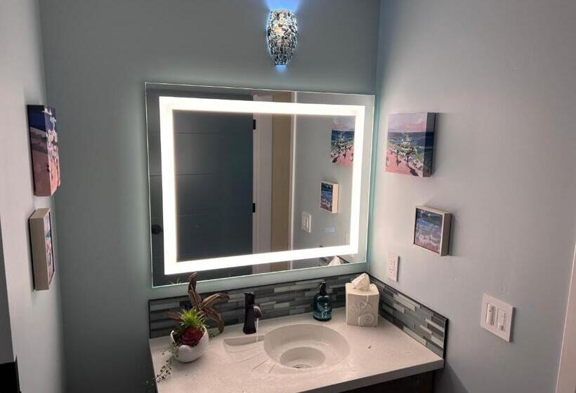 جناح سوبيريور مطل علي البحر, Harborwalk Inn