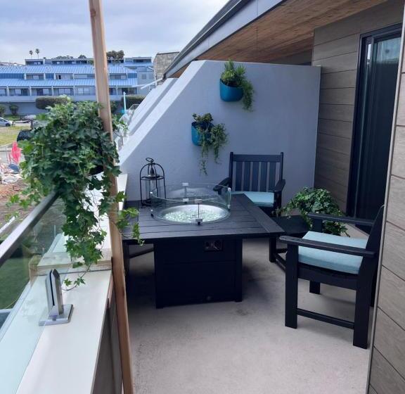 جناح سرير كينج, Harborwalk Inn