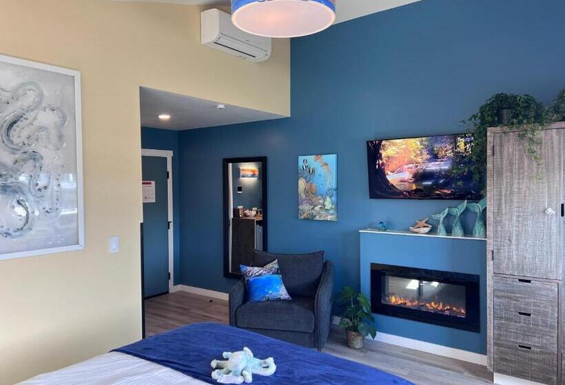 جناح جونيور مزوَّد بتراس, Harborwalk Inn