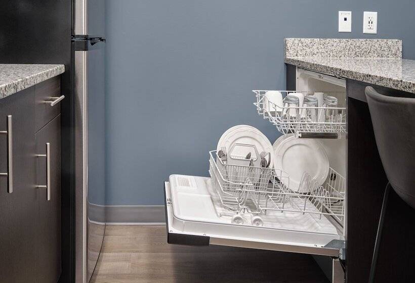 Люкс, Stayapt Suites Louisville North Clarksville