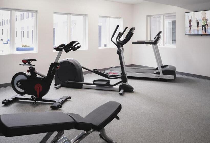 Люкс Кровать Кинг, Stayapt Suites Ocala