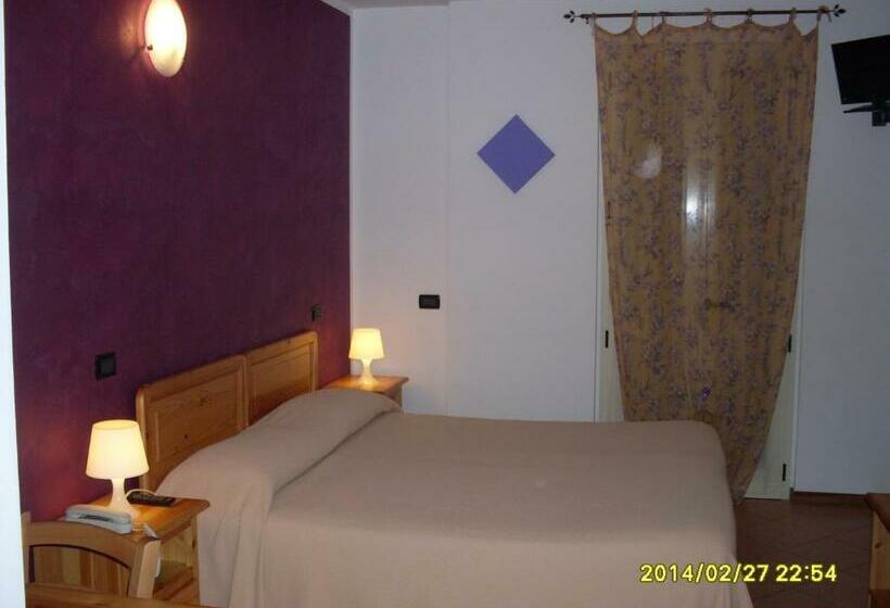 スタンダードトリプルルーム, Albergo Quattro Pini