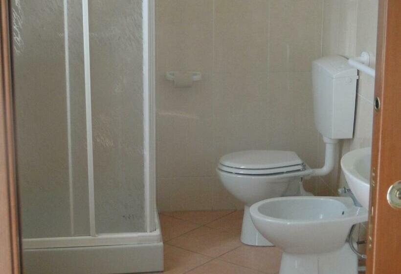 标准间, Albergo Quattro Pini