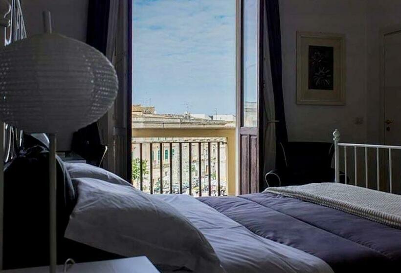 اتاق استاندارد چهارنفره با بالکن, Casa Verga