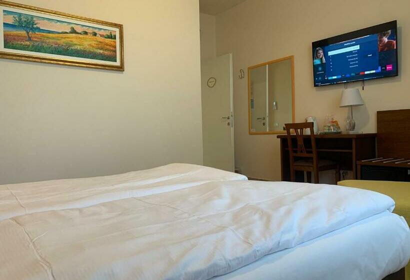 スタンダードルーム, Betty's House