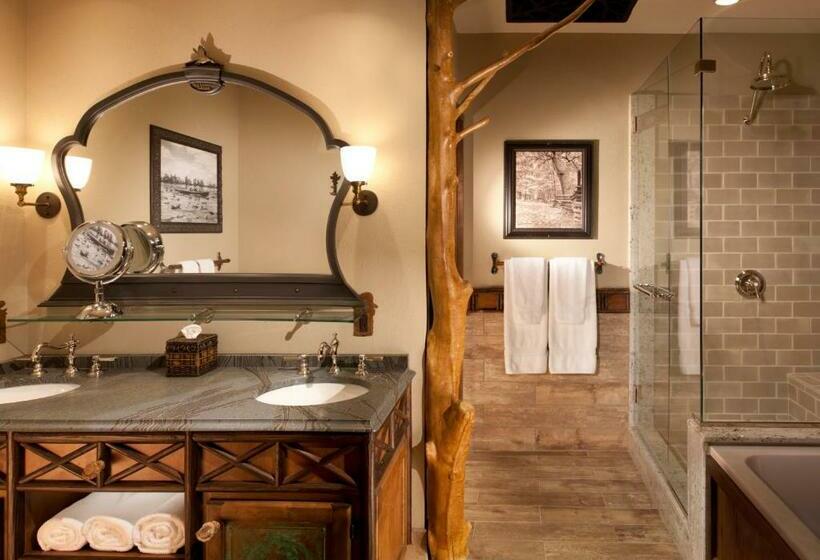 غرفة قياسية داخلية, Big Cypress Lodge