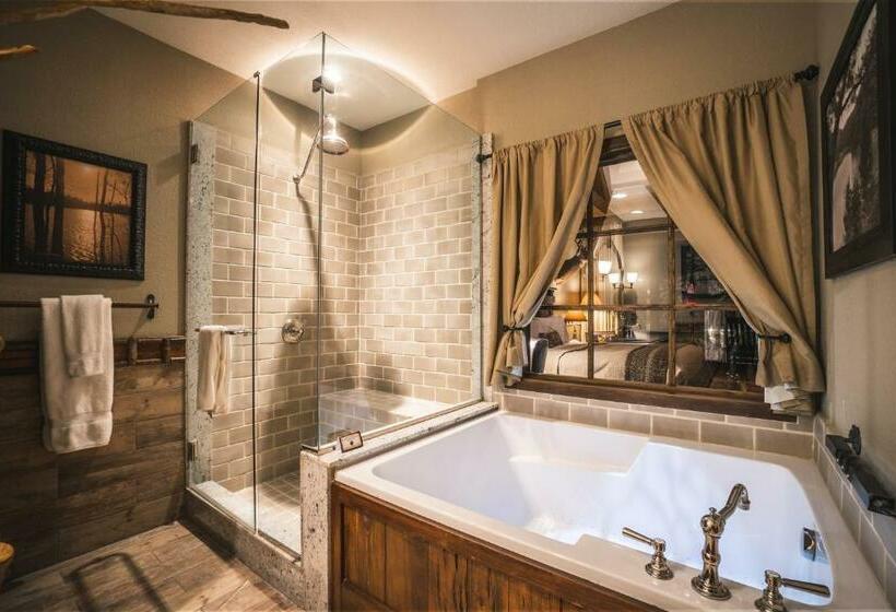 غرفة قياسية داخلية, Big Cypress Lodge