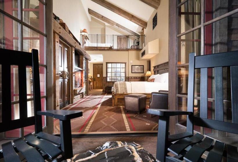 חדר סטנדרט עם מיטת קינג, Big Cypress Lodge