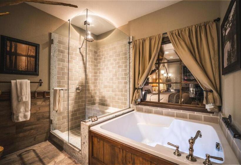 חדר סטנדרט עם מיטת קינג, Big Cypress Lodge