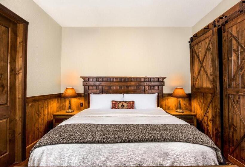 סוויטת ג'וניור פנימית, Big Cypress Lodge