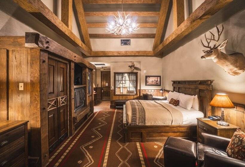 חדר סטנדרט עם מיטת קינג, Big Cypress Lodge