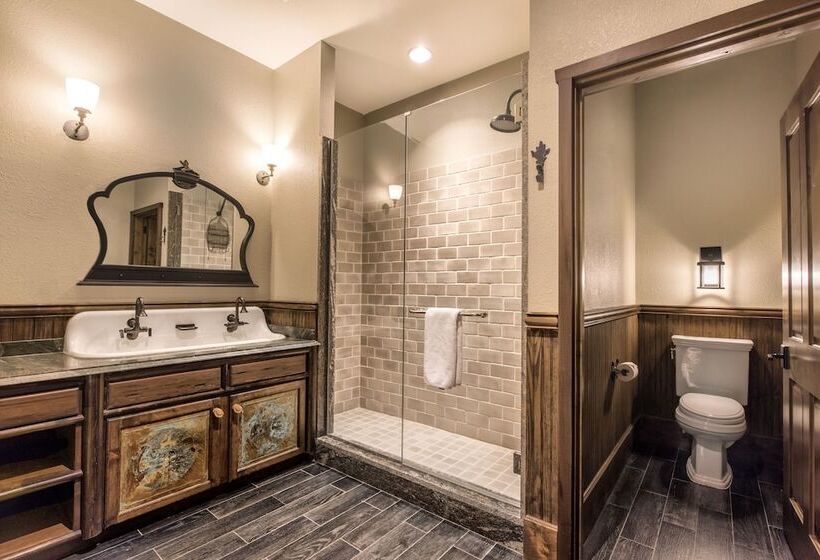 غرفة قياسية سرير كينج, Big Cypress Lodge