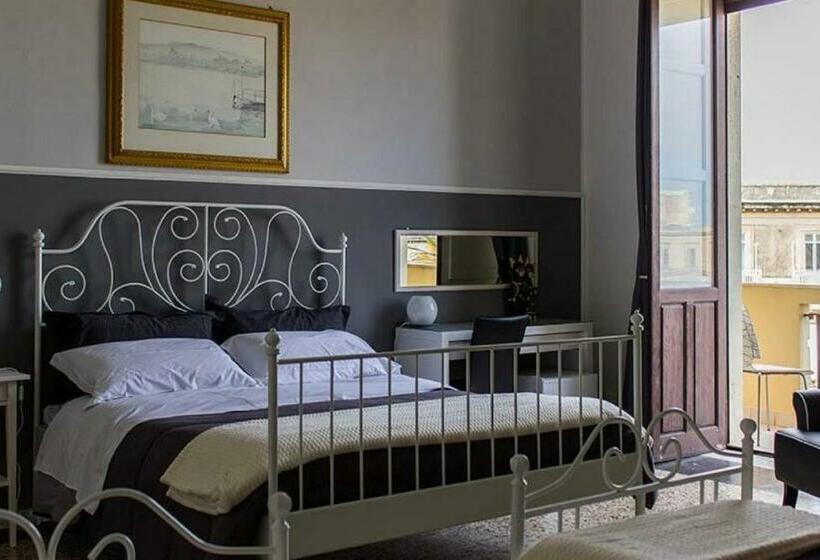 اتاق استاندارد چهارنفره با بالکن, Casa Verga