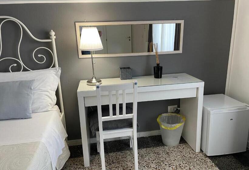 اتاق استاندارد چهارنفره با بالکن, Casa Verga