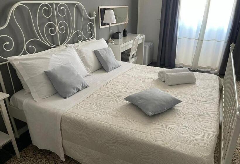 اتاق استاندارد چهارنفره با بالکن, Casa Verga