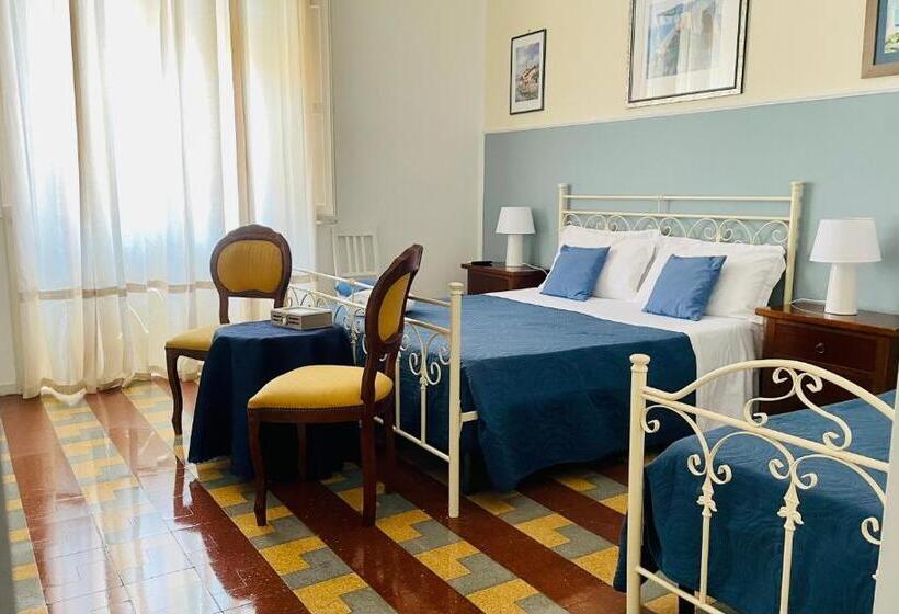 اتاق استاندارد سه تخته با بالکن, Casa Verga