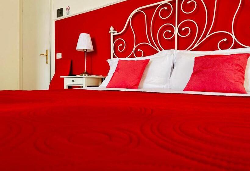 اتاق لوکس سه تخته, Casa Verga