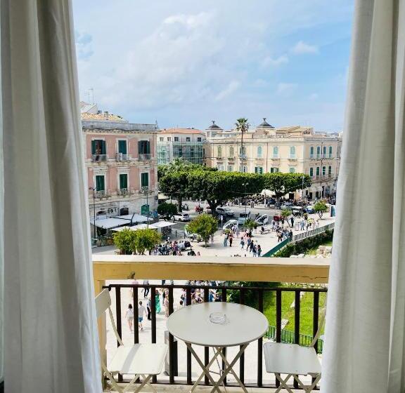 اتاق لوکس سه تخته, Casa Verga