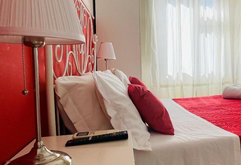 اتاق لوکس سه تخته, Casa Verga