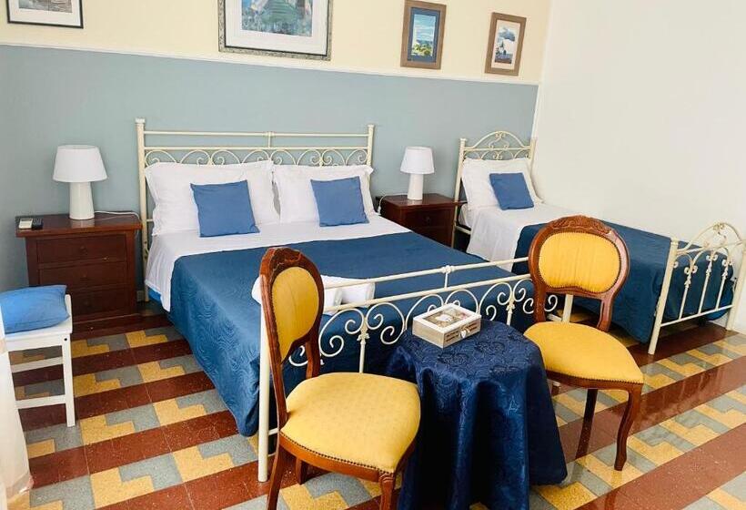 اتاق استاندارد سه تخته با بالکن, Casa Verga