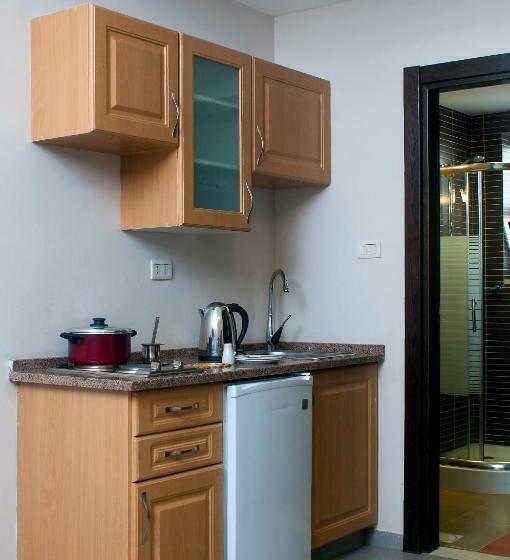 سوئیت با تخت بزرگ, Celino