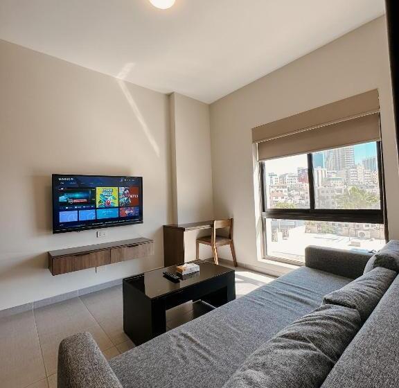 سوییت جونیور, Celino