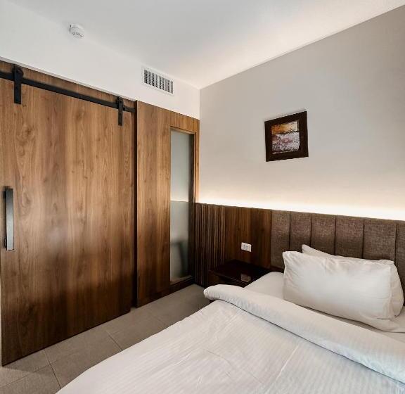 سوییت اجرایی, Celino