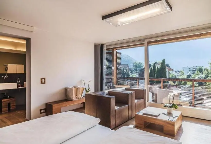 Superior-huone, Feldmilla Design