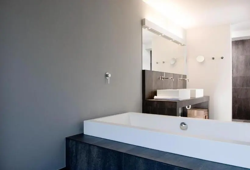Superior-huone, Feldmilla Design