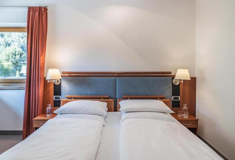 三人经典房间, Feldmilla Design