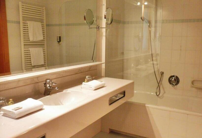 三人经典房间, Feldmilla Design