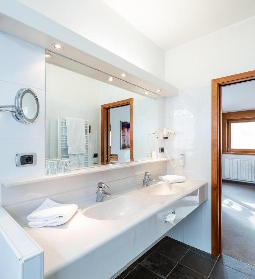 家庭套房, Feldmilla Design