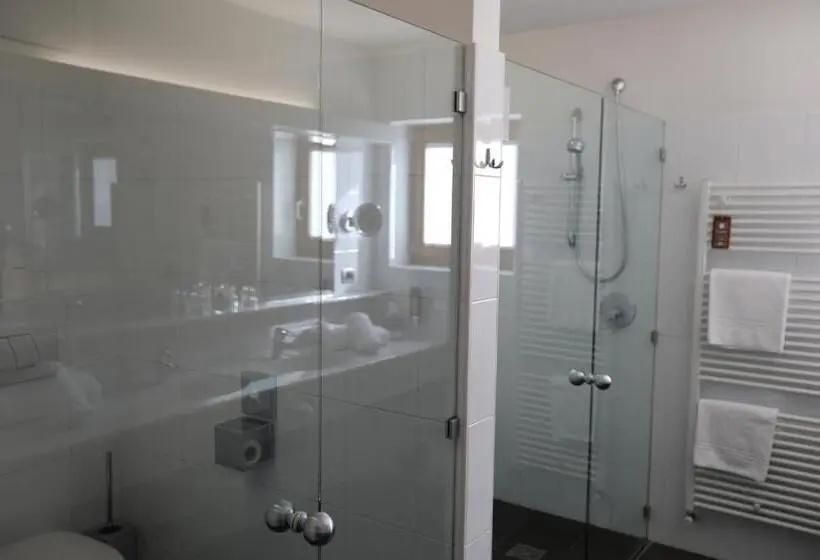 Perhesviitti, Feldmilla Design