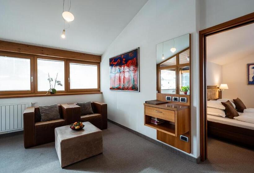 家庭套房, Feldmilla Design