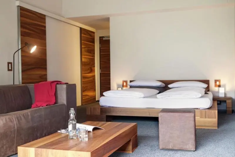 Comfort Yhden Hengen Huone, Feldmilla Design