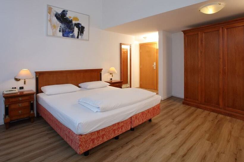 家庭套房, Feldmilla Design