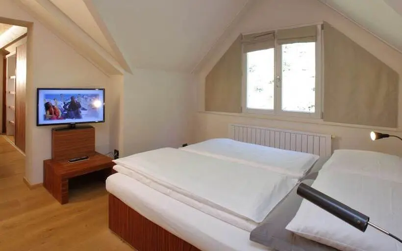 Perhesviitti, Feldmilla Design