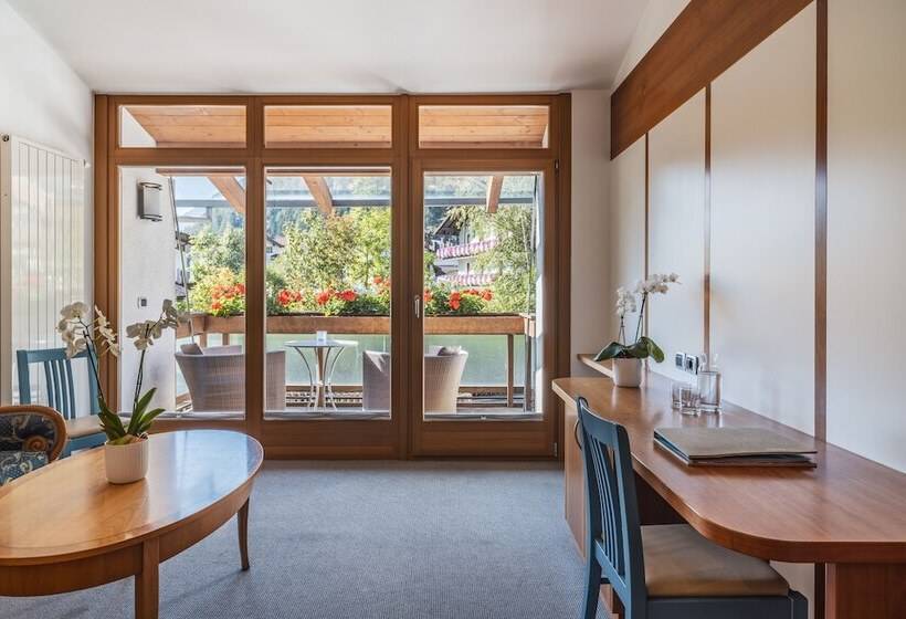 家庭套房, Feldmilla Design