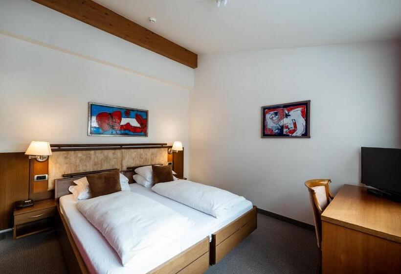 家庭套房, Feldmilla Design