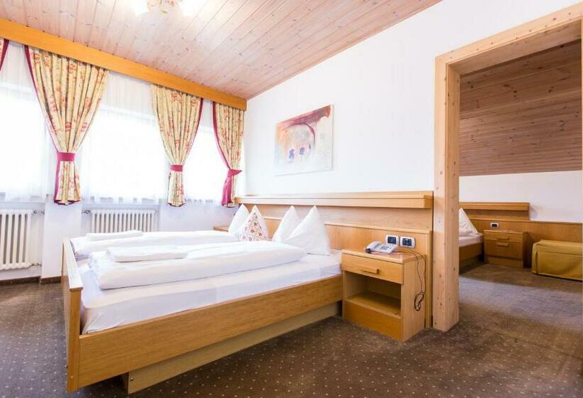 Family Suite, Goldene Rose