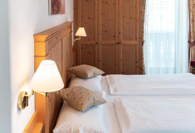 Номер Стандарт, Goldene Rose