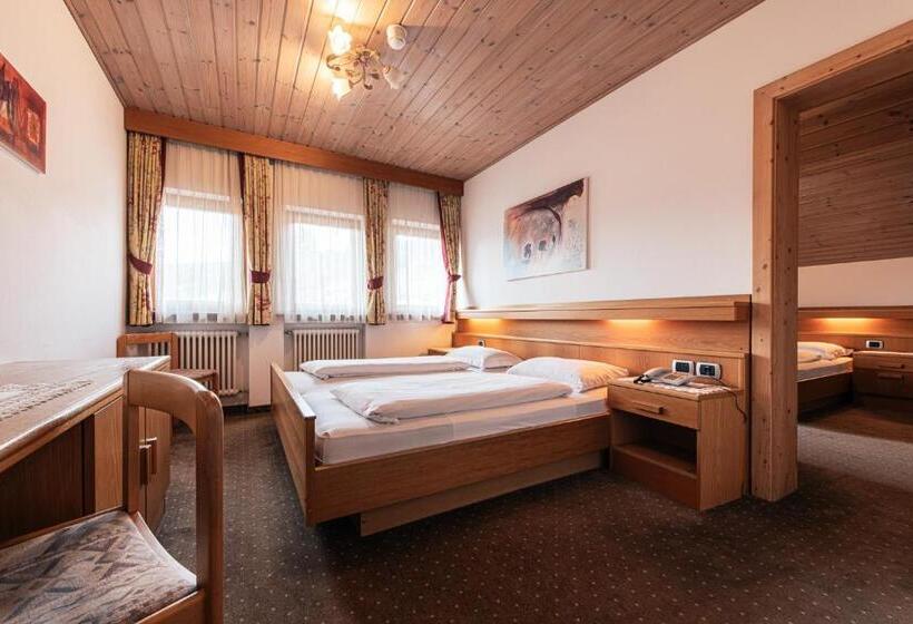 Family Suite, Goldene Rose