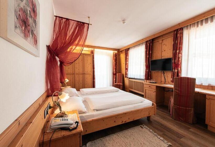 Номер Deluxe, Goldene Rose