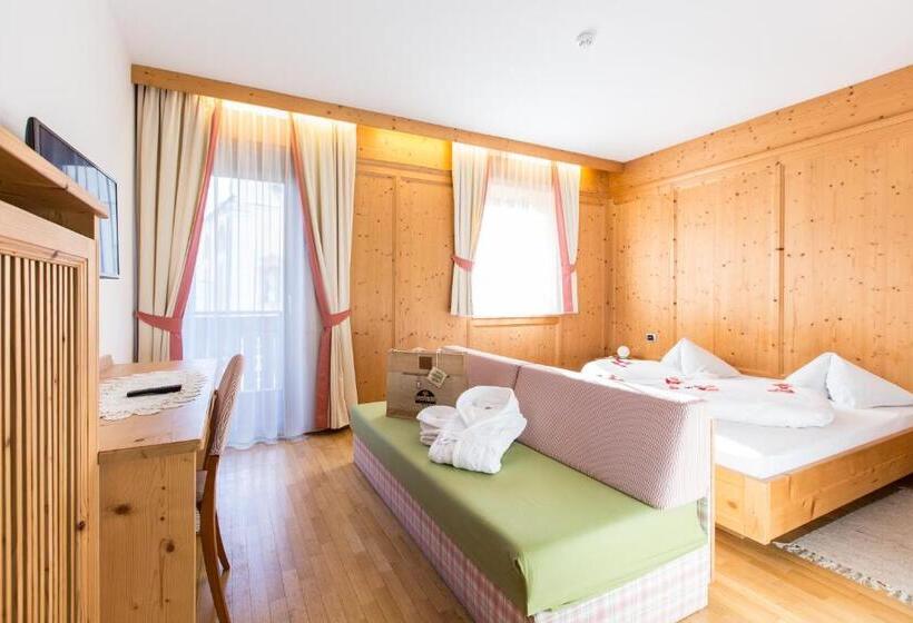 Номер Deluxe, Goldene Rose