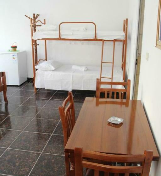 إستديو قياسى مزود بشرفة, Italia