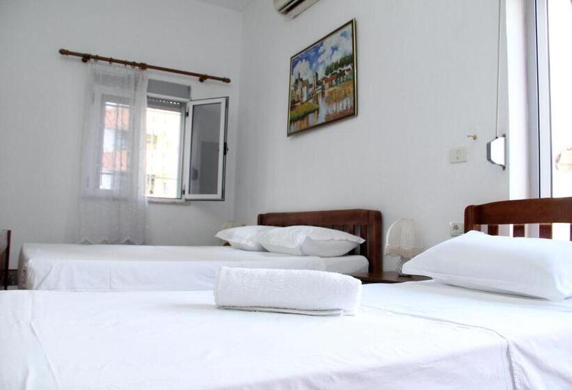 إستديو عائلى, Italia