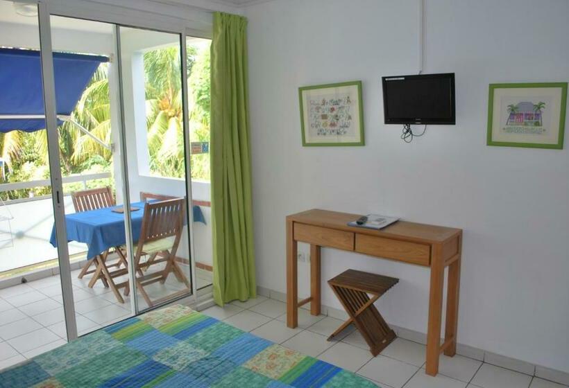 استودیوی استاندارد, Les Créolines