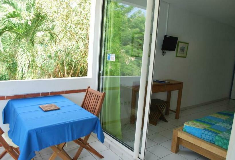 استودیوی استاندارد, Les Créolines